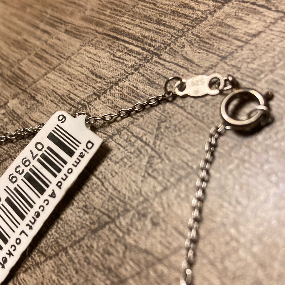 NWT diamond accent heart locket necklace - Picture 6 of 6